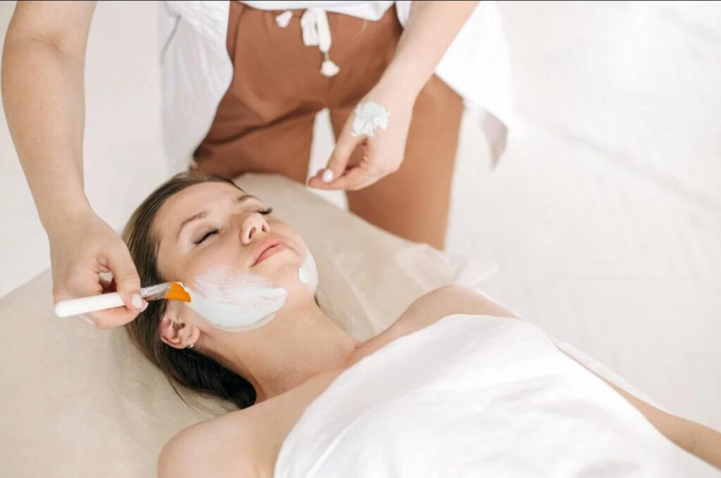 Peau grasse ou sèche : découvrez les besoins spécifiques de chaque type de peau