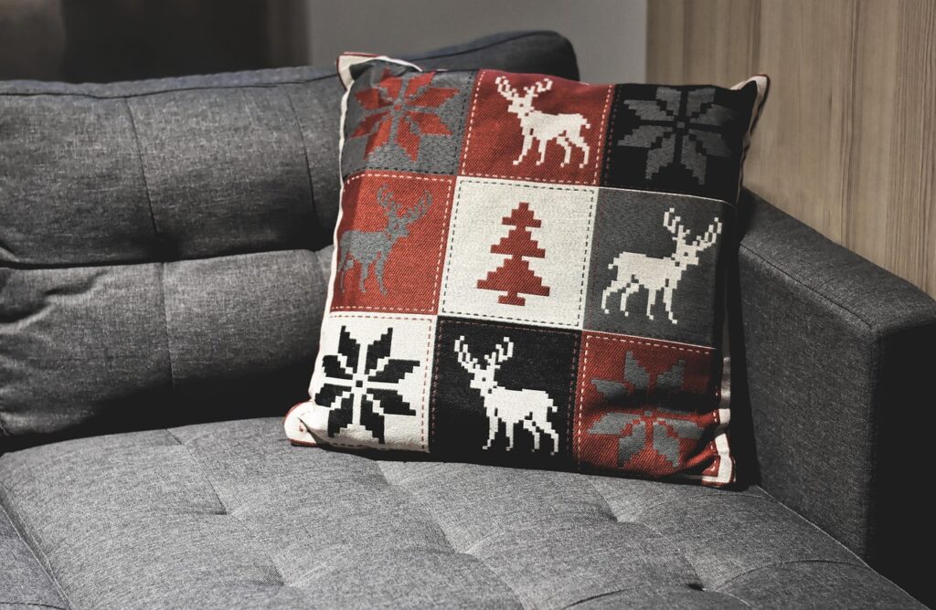 découvrez l'art de la sellerie avec des techniques d'ameublement qui transforment vos meubles. rénovez, embellissez et personnalisez vos canapés, chaises et fauteuils grâce à des services d'upholstery professionnels.