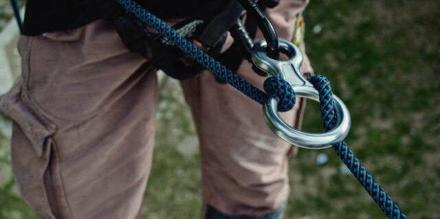 découvrez notre sélection de harnais de sécurité conçus pour assurer une protection optimale lors de vos travaux en hauteur. confort, robustesse et conformité aux normes garantis.